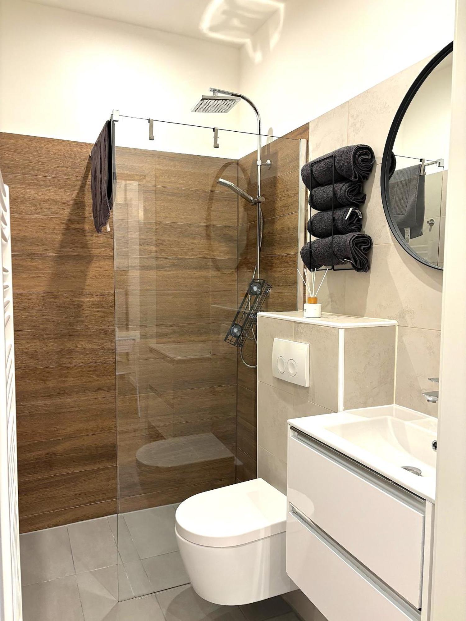 Traumhafte Wohnung Fuer 2, Walk In Dusche, Extra Kueche, Nespresso, Zentral 비엔나 외부 사진